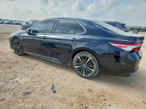 4T1B61HK5JU542901 2018 TOYOTA CAMRY - Image 2