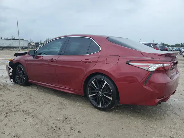 4T1B61HK5JU565014 2018 TOYOTA CAMRY - Image 2