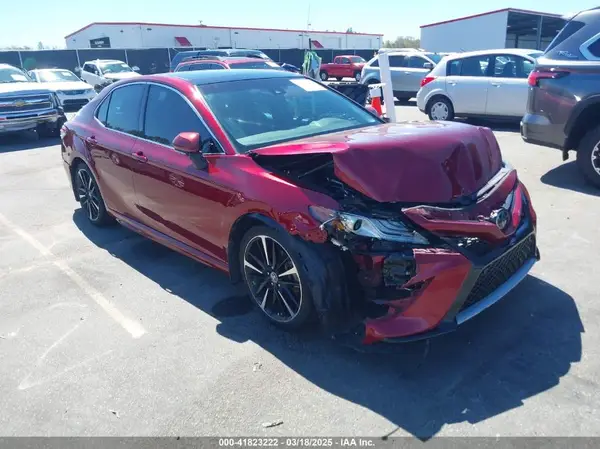 4T1B61HK5JU601252 2018 TOYOTA CAMRY - Image 1