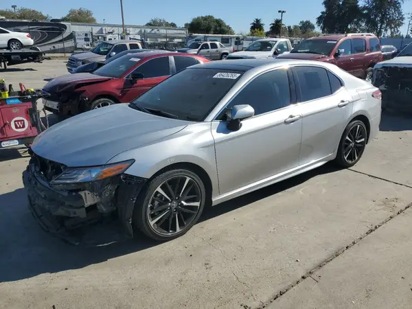 4T1B61HK5JU620397 2018 TOYOTA CAMRY - Image 1