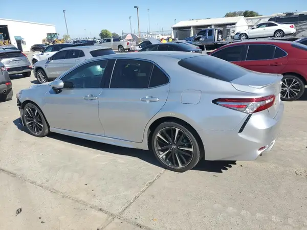 4T1B61HK5JU620397 2018 TOYOTA CAMRY - Image 2