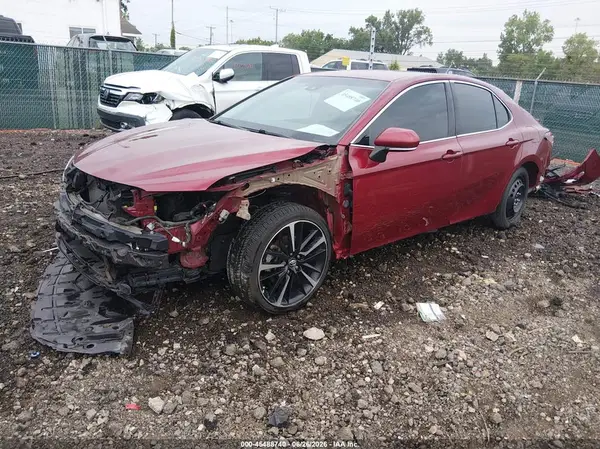 4T1B61HK5JU625843 2018 TOYOTA CAMRY - Image 2