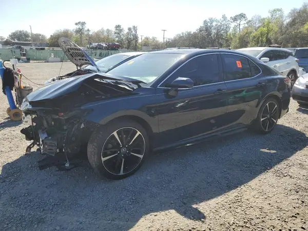 4T1B61HK5JU633506 2018 TOYOTA CAMRY - Image 1