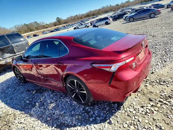 4T1B61HK5JU636695 2018 TOYOTA CAMRY - Image 2