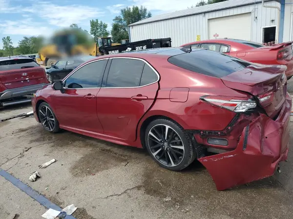 4T1B61HK5JU656333 2018 TOYOTA CAMRY - Image 2