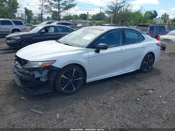 4T1B61HK5KU228439 2019 TOYOTA CAMRY - Image 2