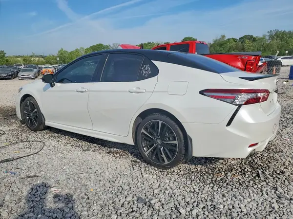 4T1B61HK5KU242163 2019 TOYOTA CAMRY - Image 2