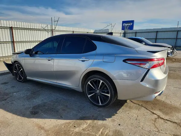 4T1B61HK5KU259318 2019 TOYOTA CAMRY - Image 2