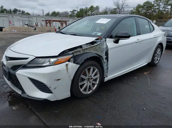 4T1B61HK5KU261991 2019 TOYOTA CAMRY - Image 2