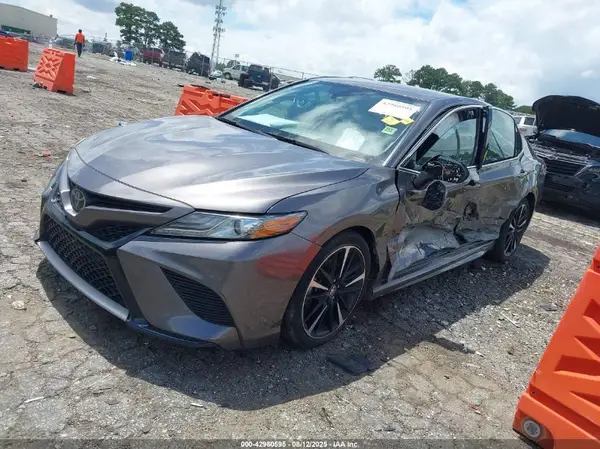 4T1B61HK5KU295784 2019 TOYOTA CAMRY - Image 2