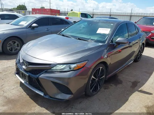 4T1B61HK5KU697580 2019 TOYOTA CAMRY - Image 2