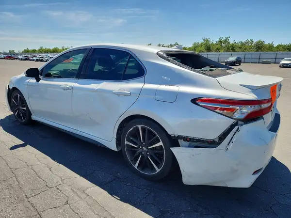 4T1B61HK5KU704835 2019 TOYOTA CAMRY - Image 2