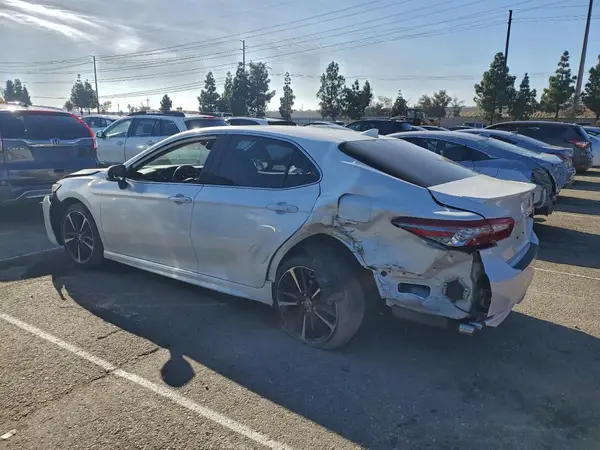 4T1B61HK5KU718184 2019 TOYOTA CAMRY - Image 2