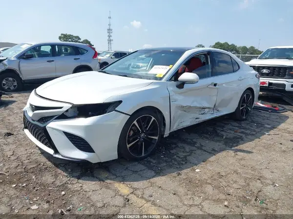 4T1B61HK5KU741724 2019 TOYOTA CAMRY - Image 2