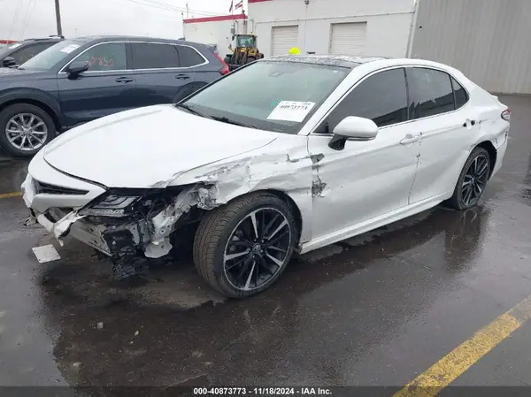 4T1B61HK5KU750584 2019 TOYOTA CAMRY - Image 2