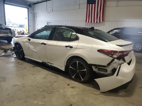 4T1B61HK5KU764145 2019 TOYOTA CAMRY - Image 2