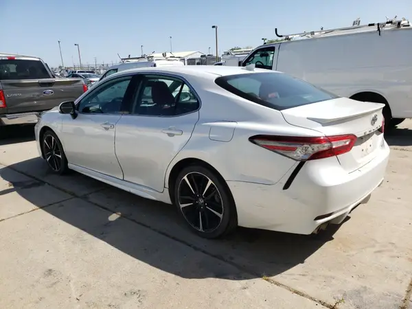 4T1B61HK5KU823954 2019 TOYOTA CAMRY - Image 2