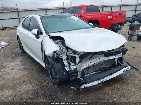 4T1B61HK5KU839734 2019 TOYOTA CAMRY - Image 1