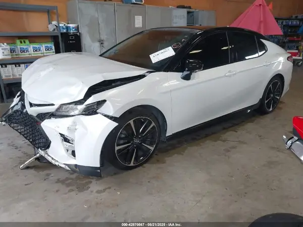 4T1B61HK6JU033254 2018 TOYOTA CAMRY - Image 2