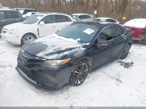 4T1B61HK6JU052547 2018 TOYOTA CAMRY - Image 2