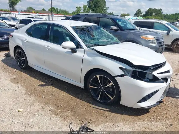 4T1B61HK6JU053651 2018 TOYOTA CAMRY - Image 1