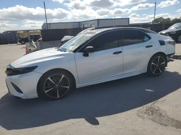 4T1B61HK6JU057571 2018 TOYOTA CAMRY