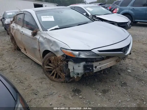 4T1B61HK6JU057960 2018 TOYOTA CAMRY - Image 1