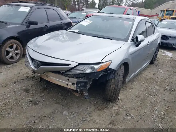 4T1B61HK6JU057960 2018 TOYOTA CAMRY - Image 2
