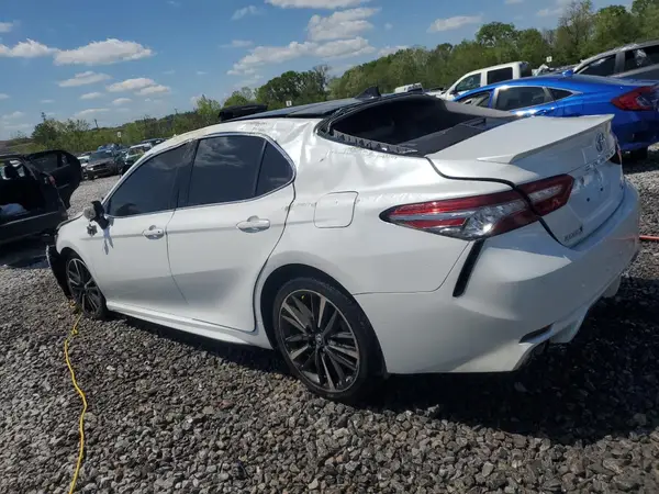 4T1B61HK6JU066884 2018 TOYOTA CAMRY - Image 2