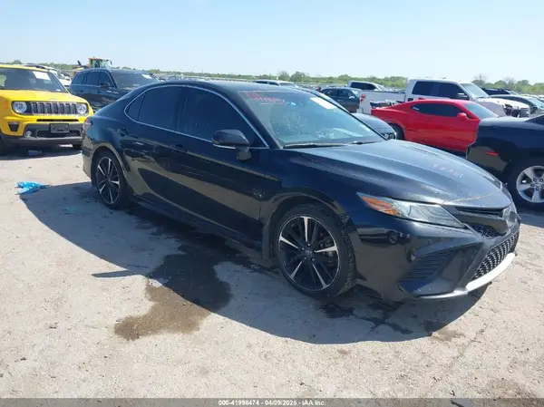 4T1B61HK6JU067324 2018 TOYOTA CAMRY - Image 1