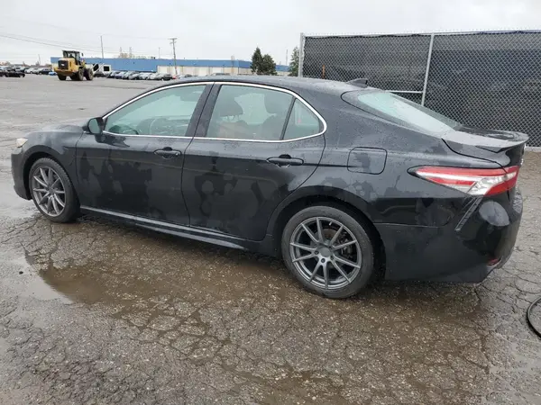 4T1B61HK6JU068554 2018 TOYOTA CAMRY - Image 2
