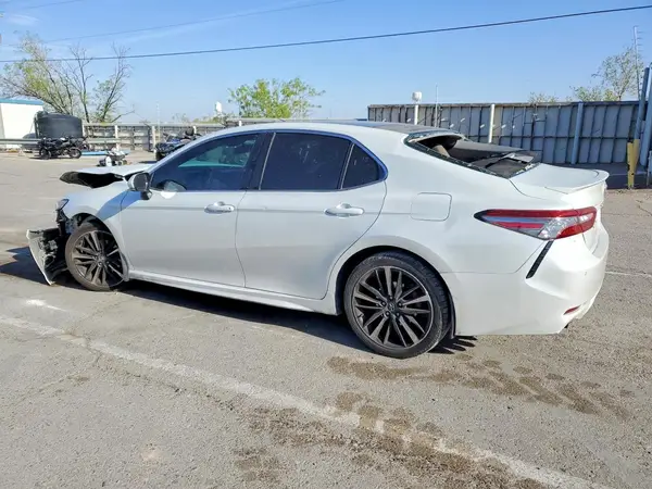 4T1B61HK6JU069137 2018 TOYOTA CAMRY - Image 2