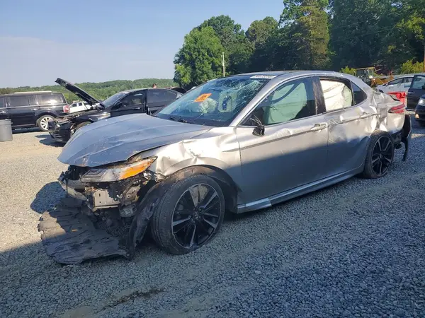 4T1B61HK6JU072989 2018 TOYOTA CAMRY - Image 1