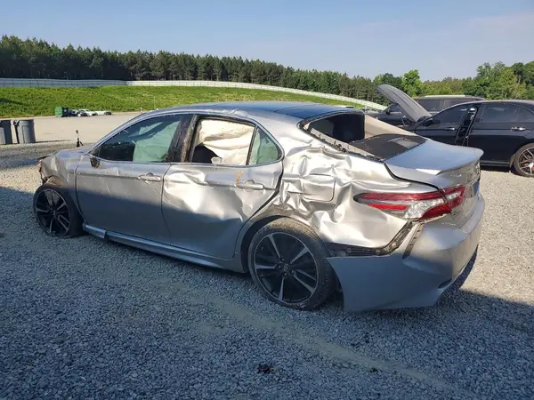 4T1B61HK6JU072989 2018 TOYOTA CAMRY - Image 2