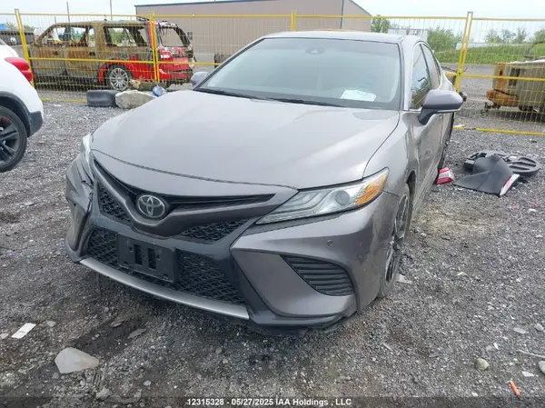 4T1B61HK6JU096421 2018 TOYOTA CAMRY - Image 2