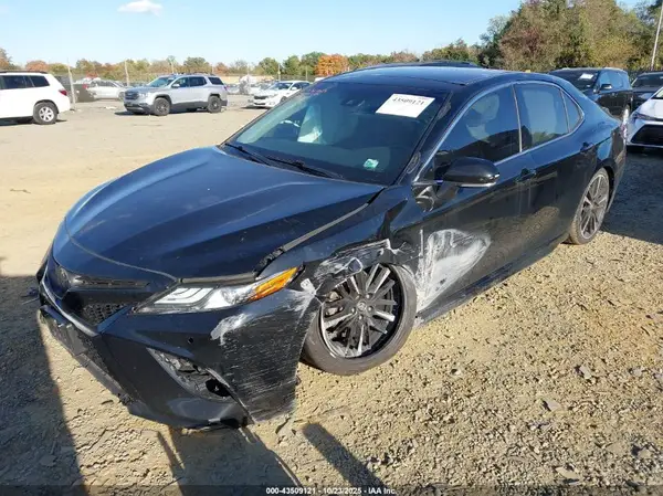 4T1B61HK6JU097696 2018 TOYOTA CAMRY - Image 2