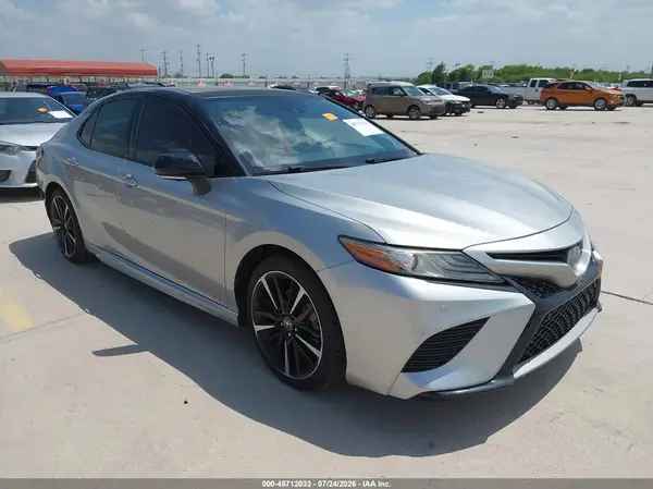 4T1B61HK6JU099125 2018 TOYOTA CAMRY - Image 1