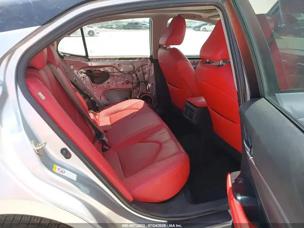 4T1B61HK6JU099125 2018 TOYOTA CAMRY - Image 8