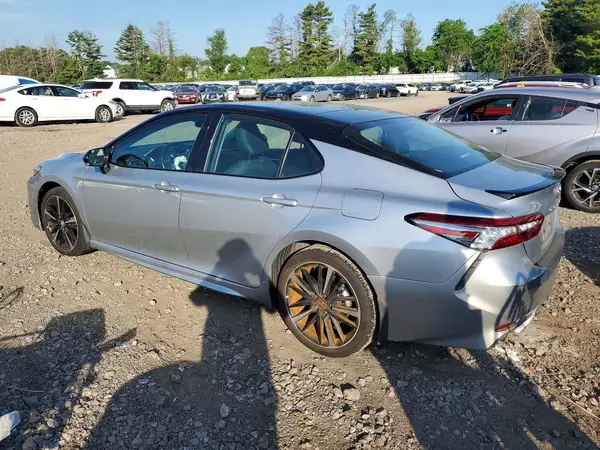 4T1B61HK6JU120409 2018 TOYOTA CAMRY - Image 2