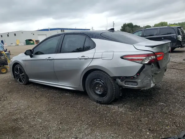 4T1B61HK6JU121642 2018 TOYOTA CAMRY - Image 2