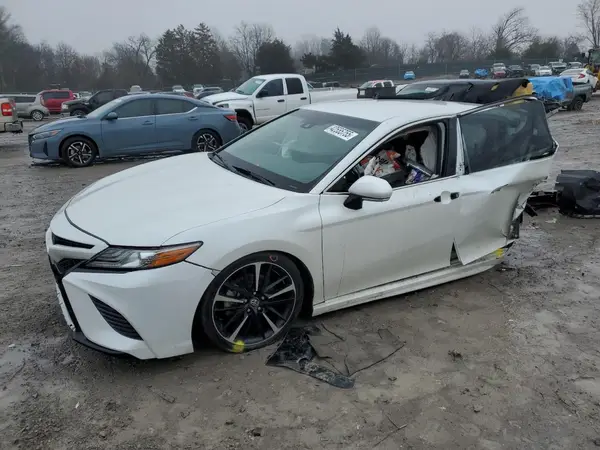4T1B61HK6JU123519 2018 TOYOTA CAMRY - Image 1