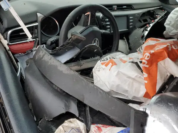 4T1B61HK6JU123519 2018 TOYOTA CAMRY - Image 8