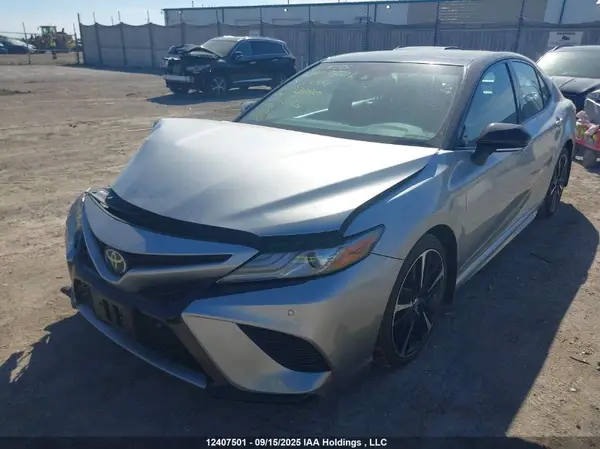 4T1B61HK6JU123990 2018 TOYOTA CAMRY - Image 2