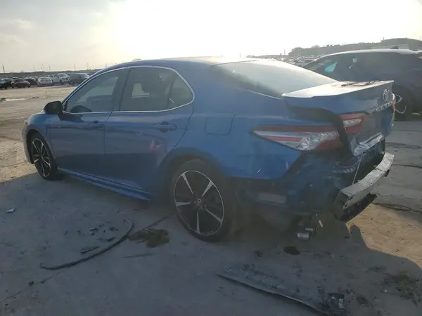 4T1B61HK6JU124122 2018 TOYOTA CAMRY - Image 2