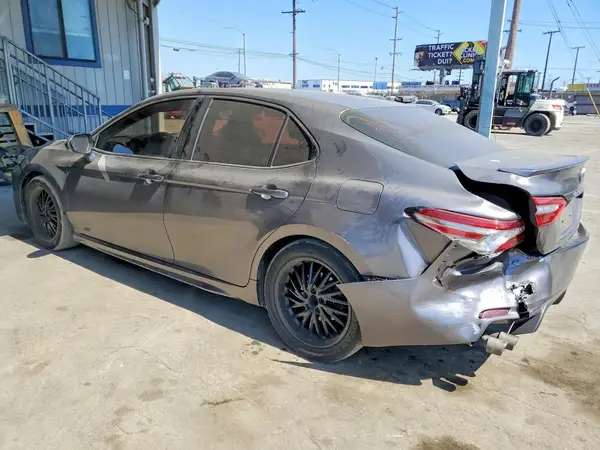 4T1B61HK6JU128381 2018 TOYOTA CAMRY - Image 2