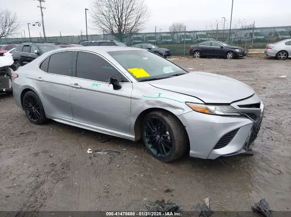 4T1B61HK6JU128610 2018 TOYOTA CAMRY - Image 1