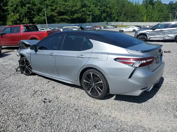 4T1B61HK6JU129420 2018 TOYOTA CAMRY - Image 2