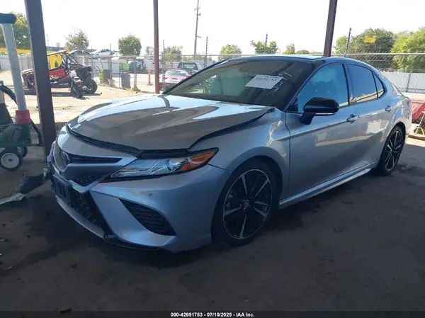 4T1B61HK6JU133399 2018 TOYOTA CAMRY - Image 2