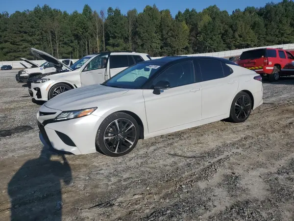 4T1B61HK6JU133788 2018 TOYOTA CAMRY - Image 1