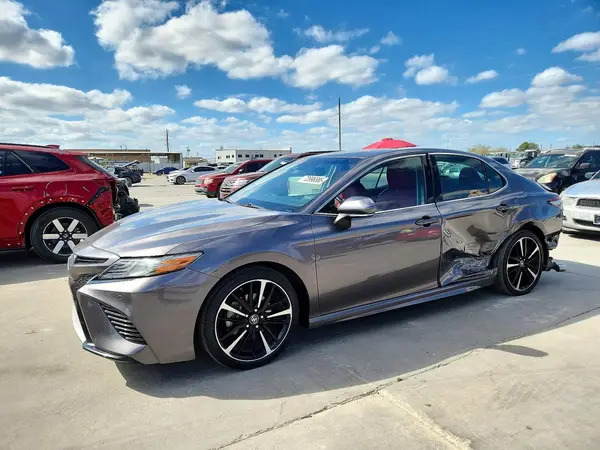 4T1B61HK6JU136903 2018 TOYOTA CAMRY - Image 1